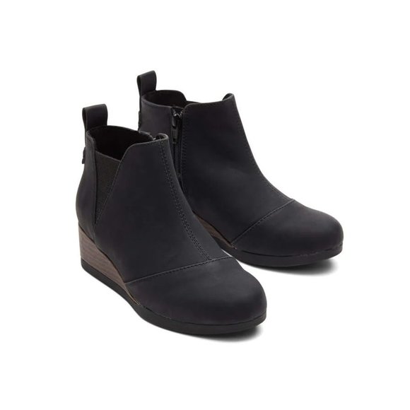 TOMS Black Youth Kelsey Bootie, size